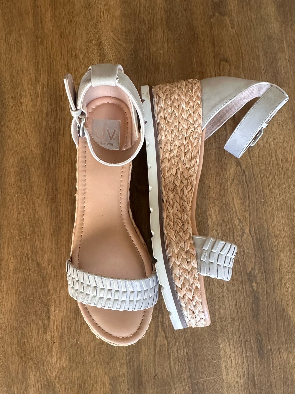 DV by Dolce Vita beige woven platform sandals - Size 9